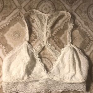 **SOLD** 🌸Gilly Hicks Bralette